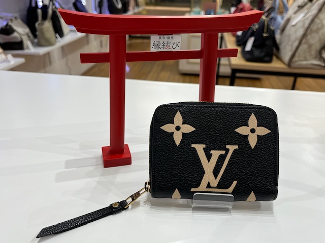 写真：Louis Vuitton 財布
