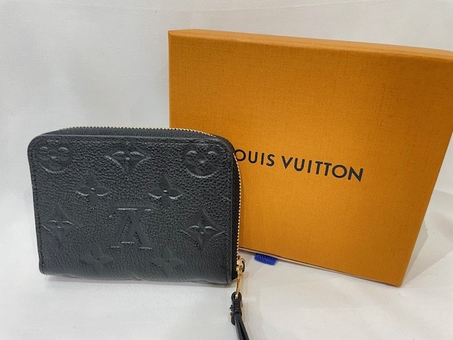 写真：Louis Vuitton ジッピーコインパース 財布