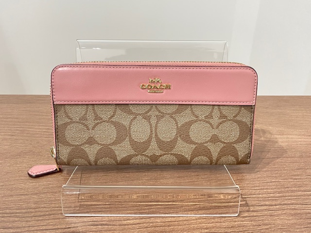 写真：COACH　コーチ　シグネチャーレディース　長財布