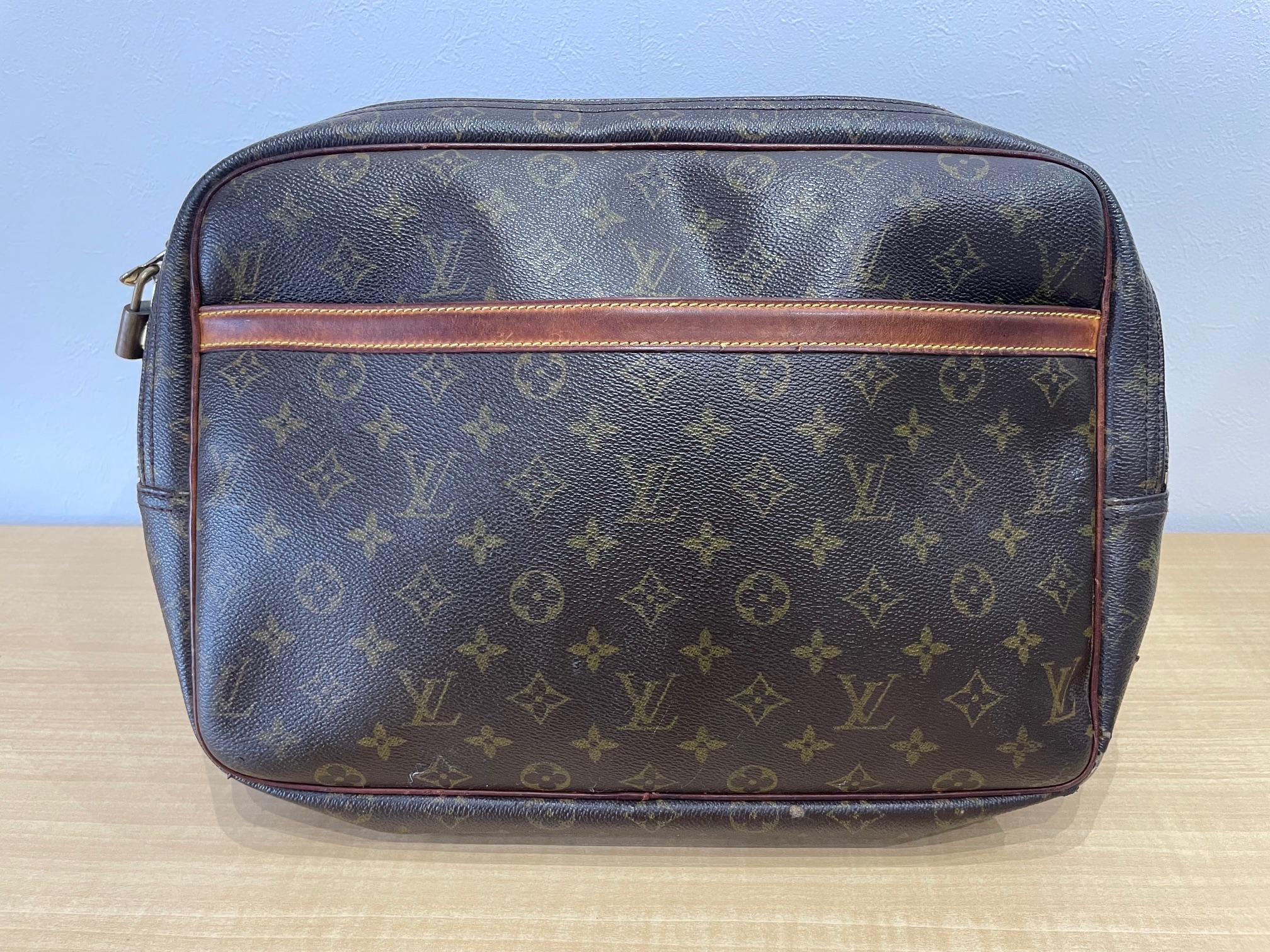 写真：Louis Vuitton　ルイヴィトン　モノグラム　リポーターGM