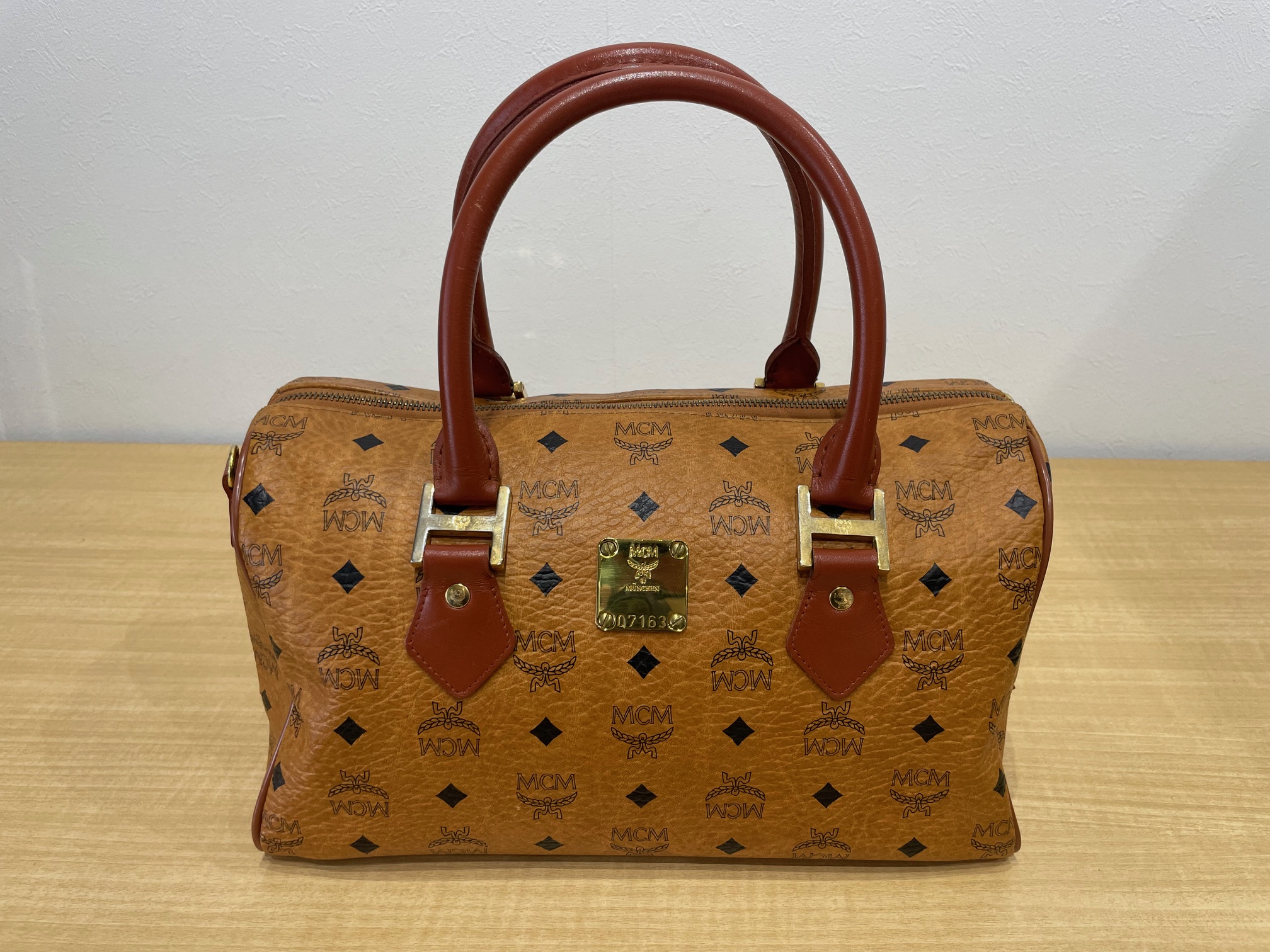写真：MCM　ハンドバッグ