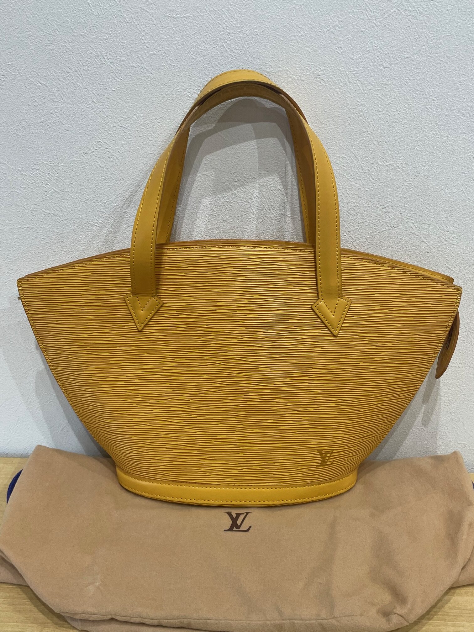 写真：Louis Vuitton　ルイヴィトン  エピ　サンジャック　M52279