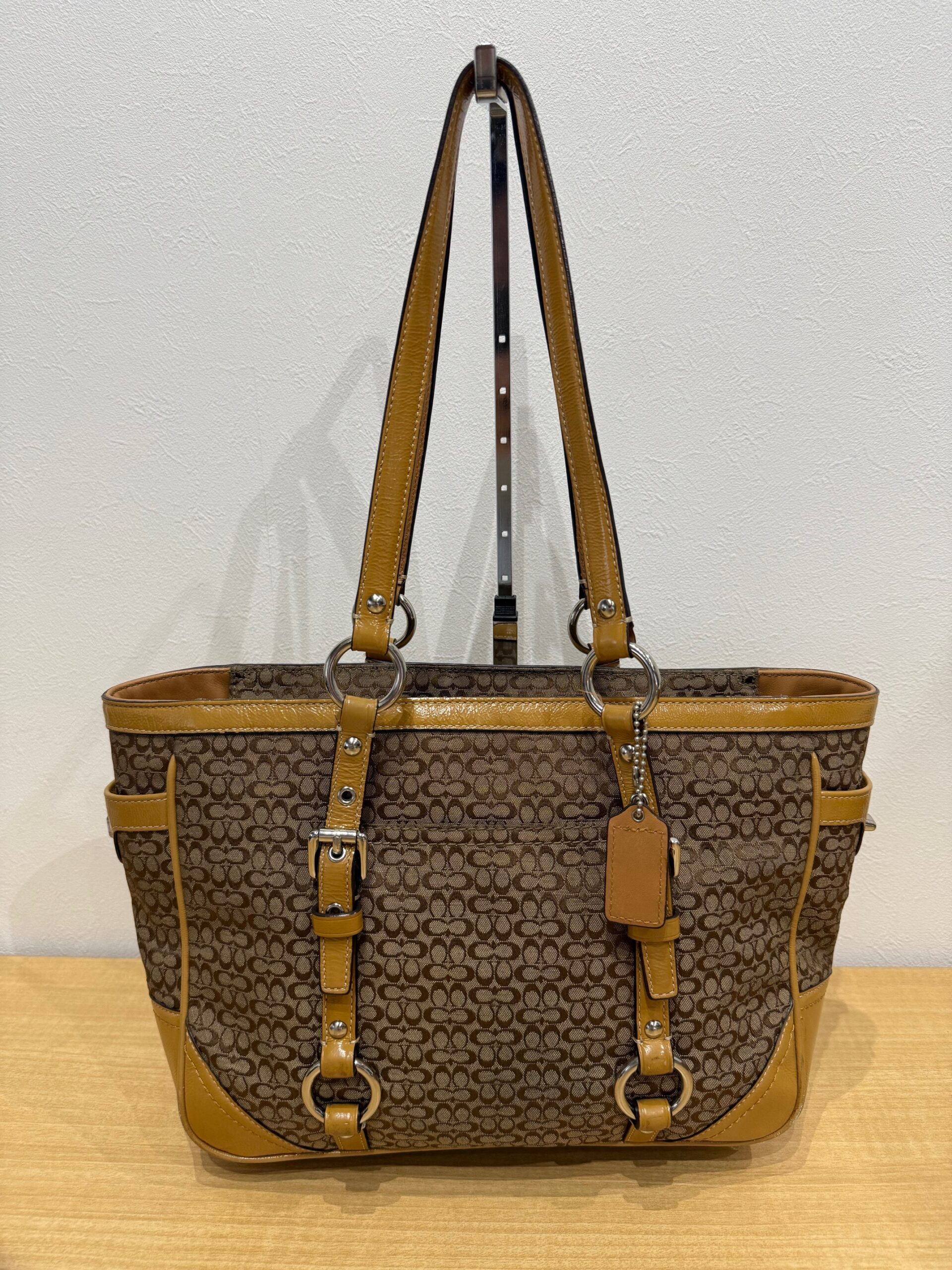 写真：COACH　コーチ　ミニシグネチャー　ショルダートートバッグ