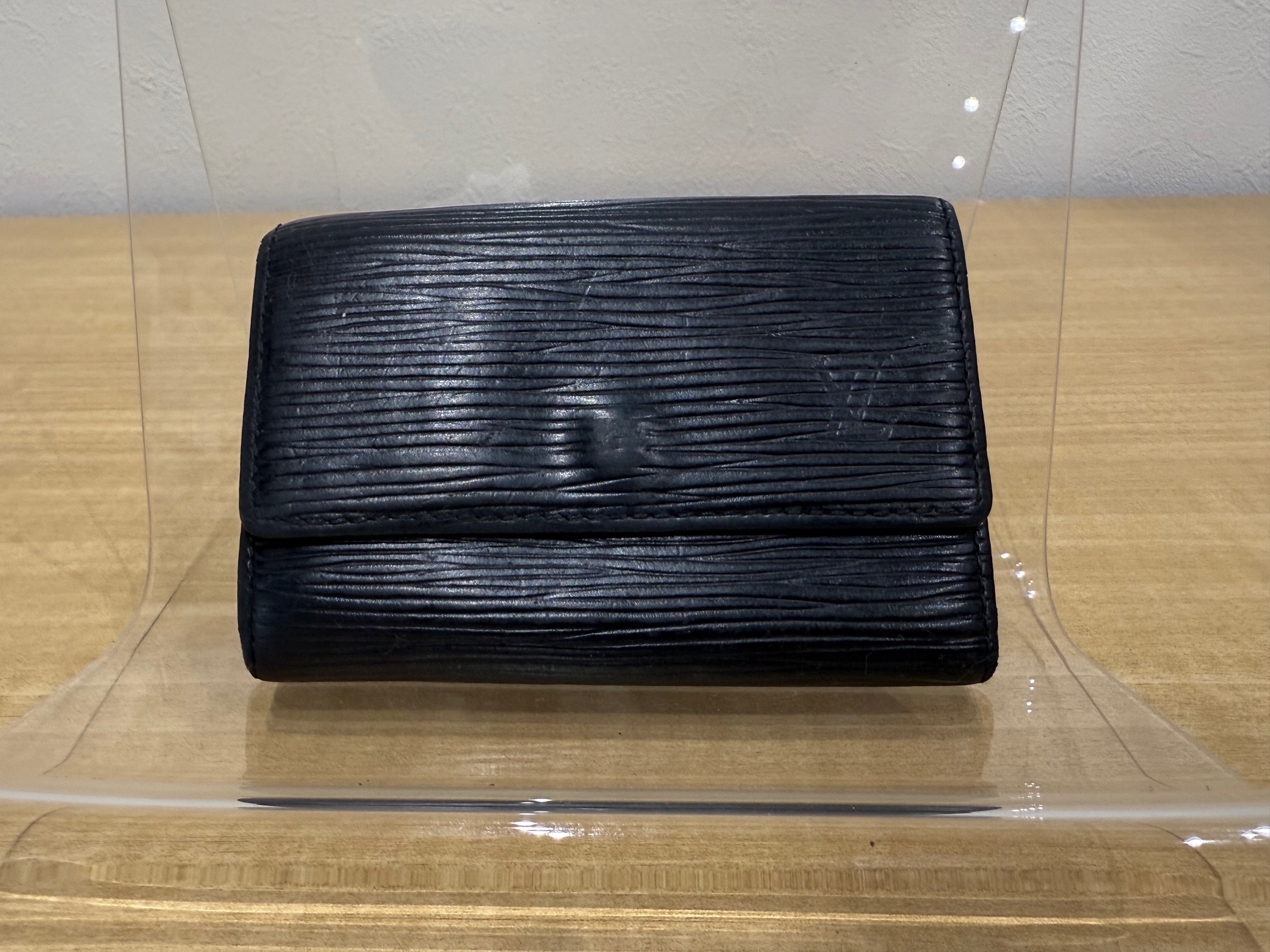 写真：Louis Vuitton　ルイヴィトン　エピ　ミュルティクレ6　M63812