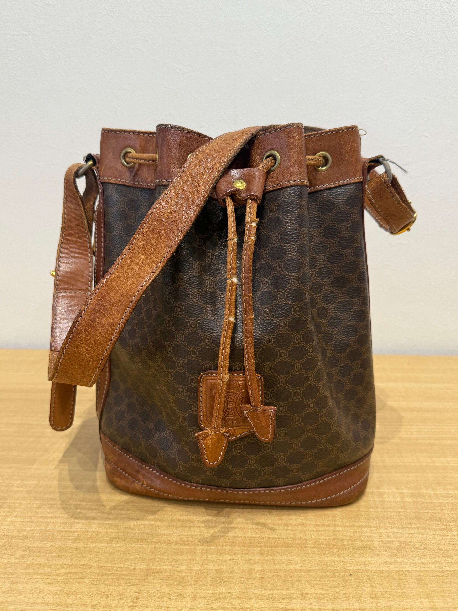 写真：CELINE　セリーヌ　マカダム　巾着ショルダーバッグ　M94