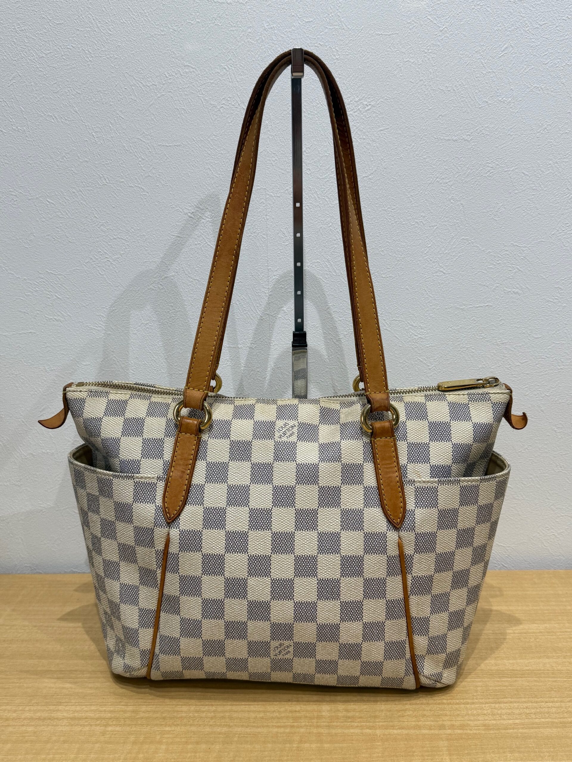 写真：Louis Vuitton　ルイヴィトン　アズール　トータリーPM　N51261