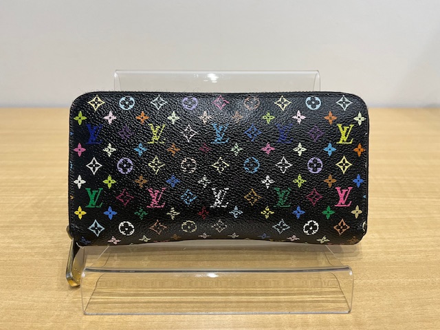 写真：Louis Vuitton　ルイヴィトン モノグラムマルチカラー　ジッピーウォレット