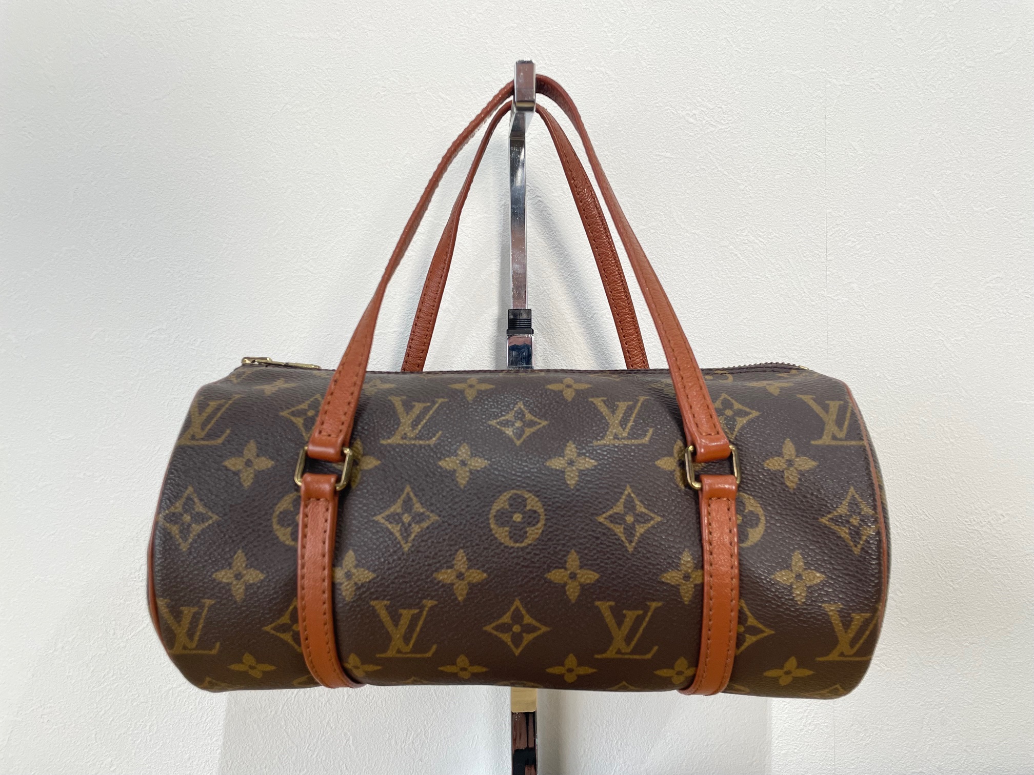 写真：Louis Vuitton　ルイヴィトン　パピヨン26　