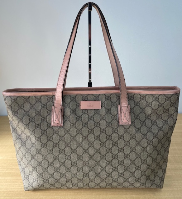 写真：GUCCI　グッチ　GGキャンバス　トートバッグ