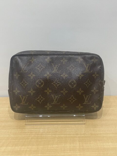 写真：Louis Vuitton　ルイヴィトン　モノグラム　トゥルーストワレット23　M47524