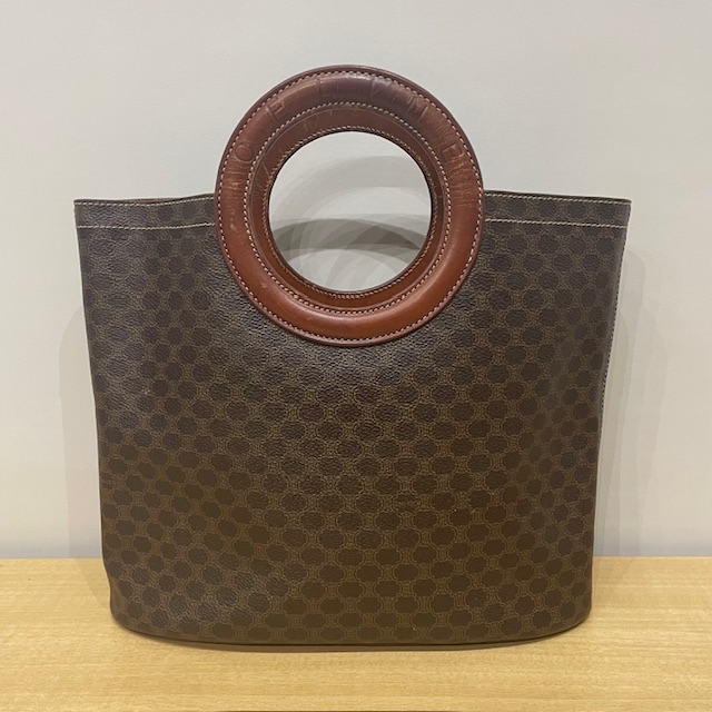 写真：セリーヌ　マカダム柄　サークルロゴハンドバッグ