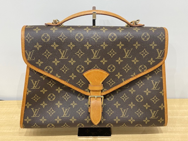 写真：Louis Vuitton　ルイヴィトン　モノグラム　ビバリー