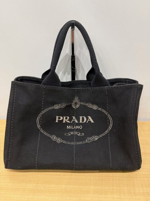 写真：PRADA　プラダ　カナパトートバッグ