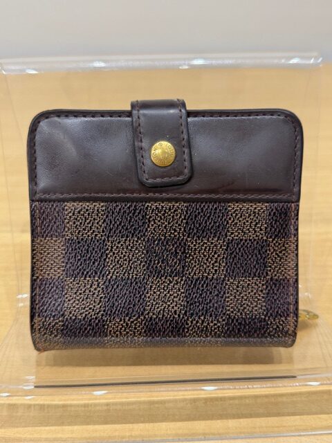 写真：Louis Vuitton　ルイヴィトン　ダミエ　コンパクトジップ