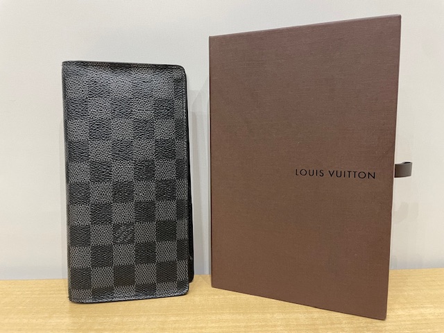 写真：Louis Vuitton　ルイヴィトン　ダミエグラフィット　ポルトフォイユブラザ