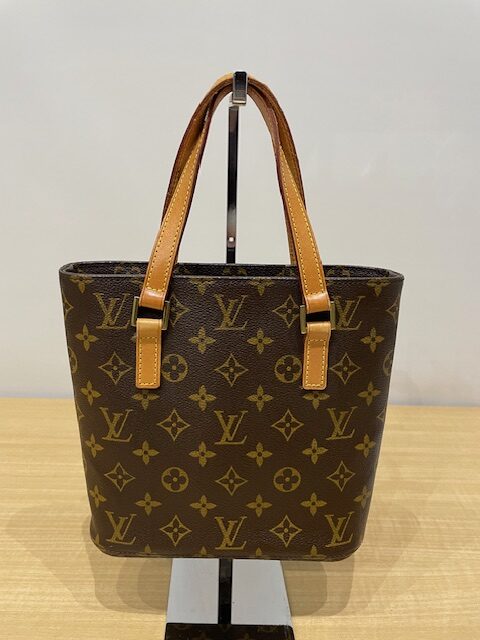 写真：Louis Vuitton　ルイヴィトン　モノグラム ヴァヴァンPM