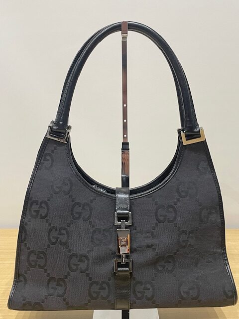 写真：GUCCI　グッチ　GGキャンバス　ハンドバッグ