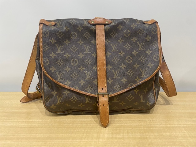 写真：Louis Vuitton　ルイヴィトン　モノグラム　ソミュール35