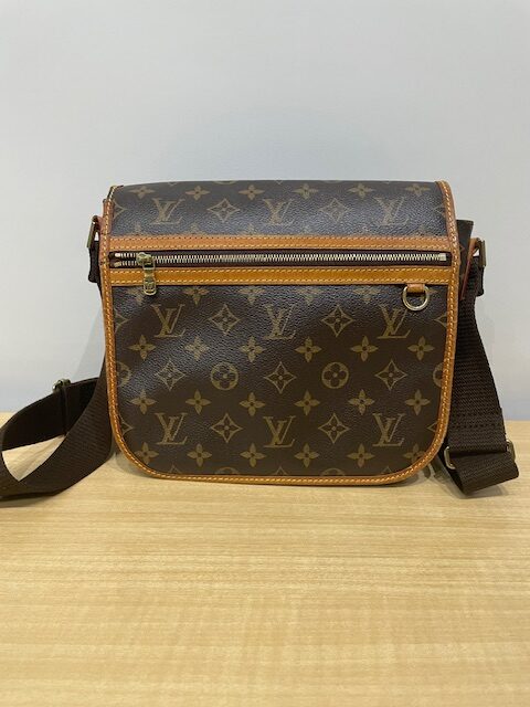写真：Louis Vuitton　ルイヴィトン  モノグラム　メッセンジャーボスフォールPM