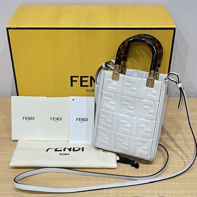 写真：FENDI　フェンディ　ズッカ　2WAYハンドバッグ