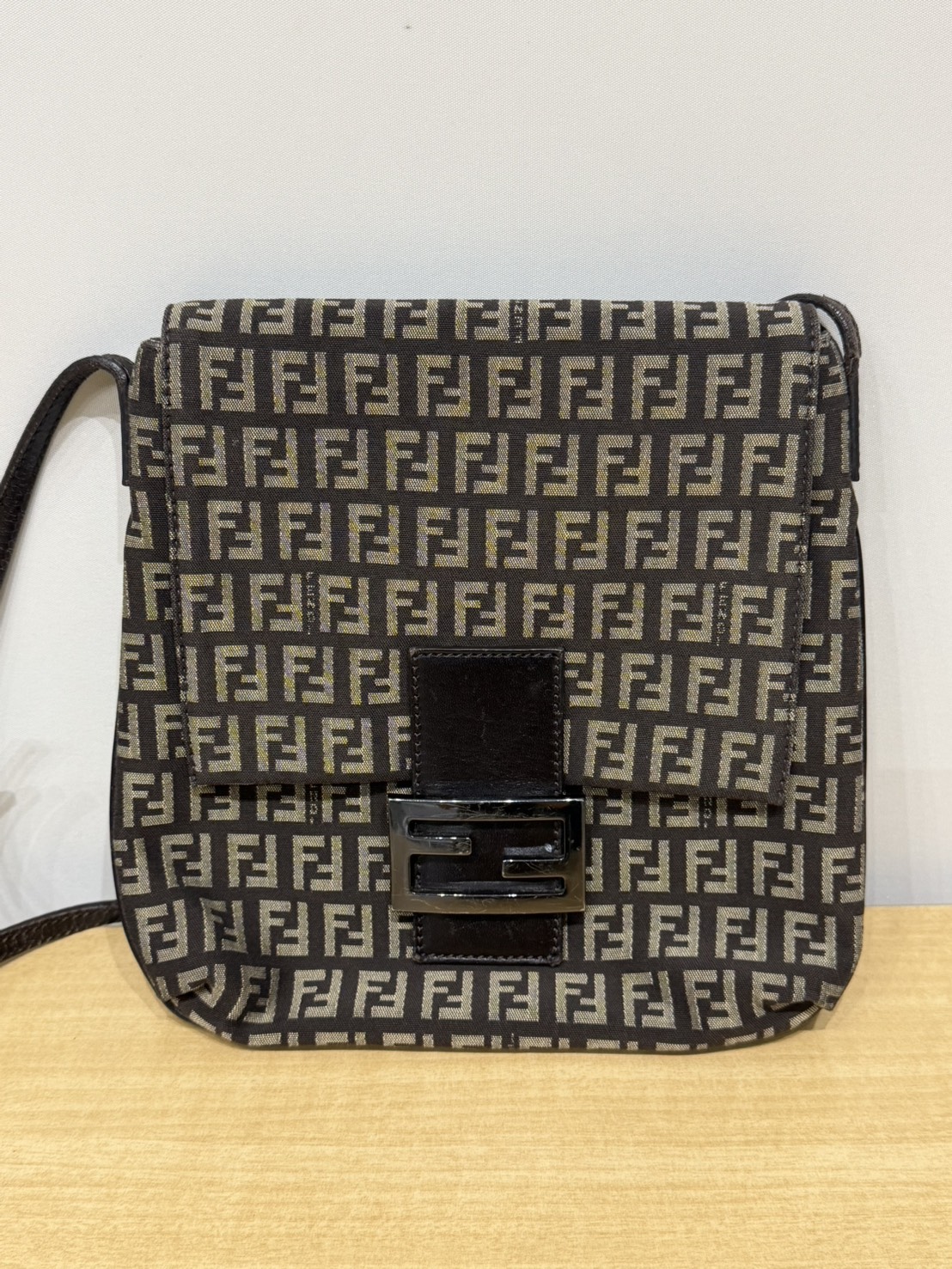 写真：FENDI　フェンディ　ズッキーノ　ショルダーバッグ